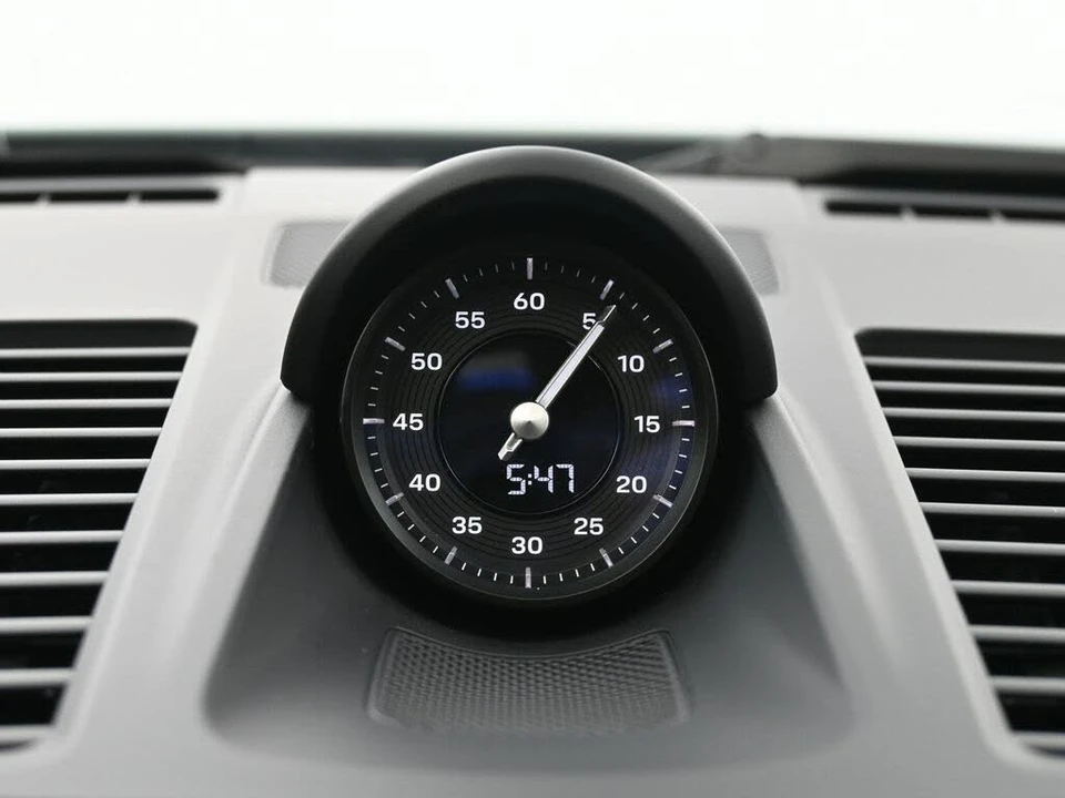 2025 Porsche 992 Carrera - Image 21 of 31