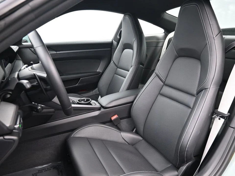 2025 Porsche 992 Carrera - Image 5 of 31