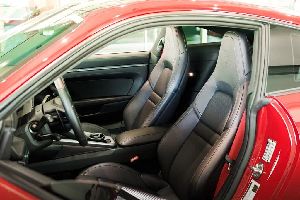 2025 Porsche 992 Carrera - Image 5 of 31