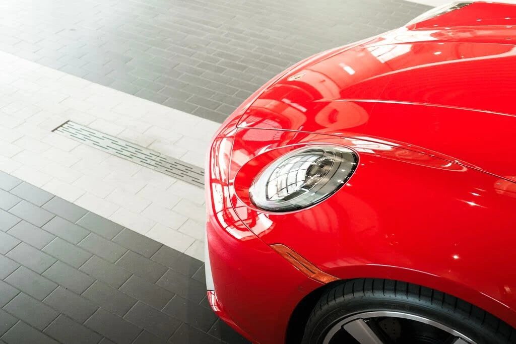 2025 Porsche 992 Carrera - Image 17 of 31