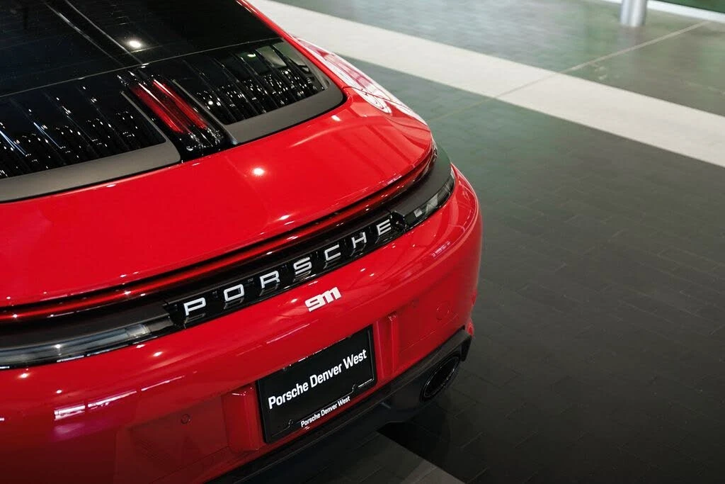 2025 Porsche 992 Carrera - Image 12 of 31