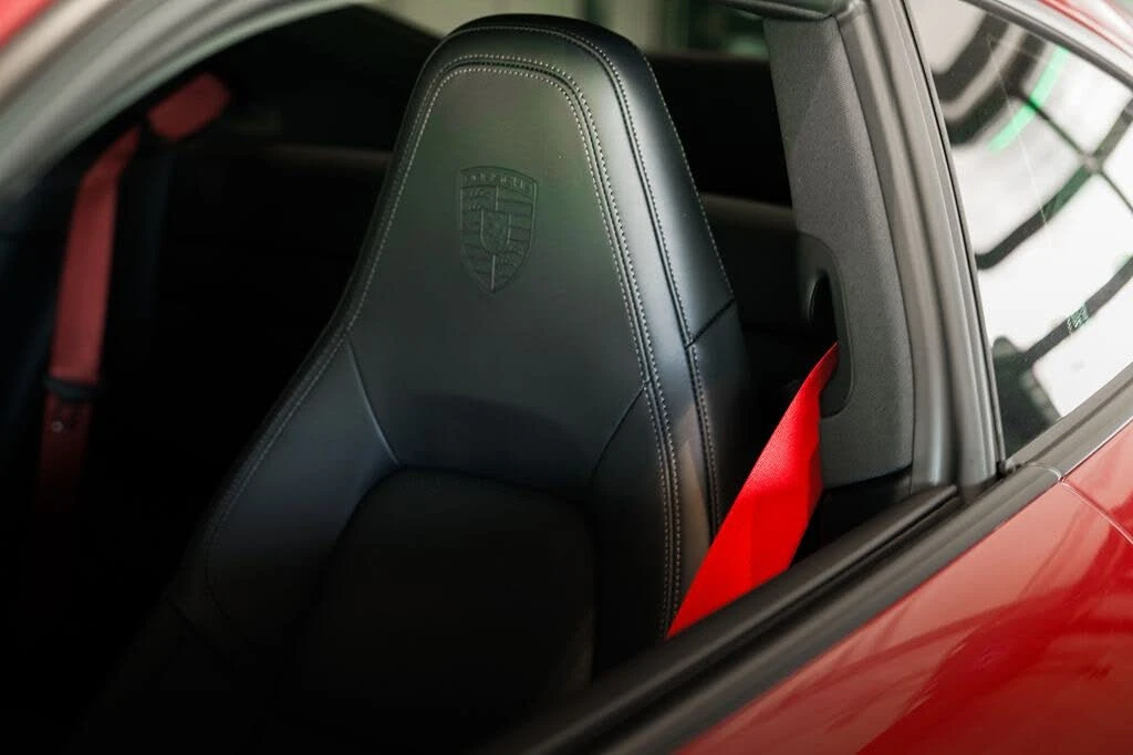 2025 Porsche 992 Carrera - Image 15 of 31