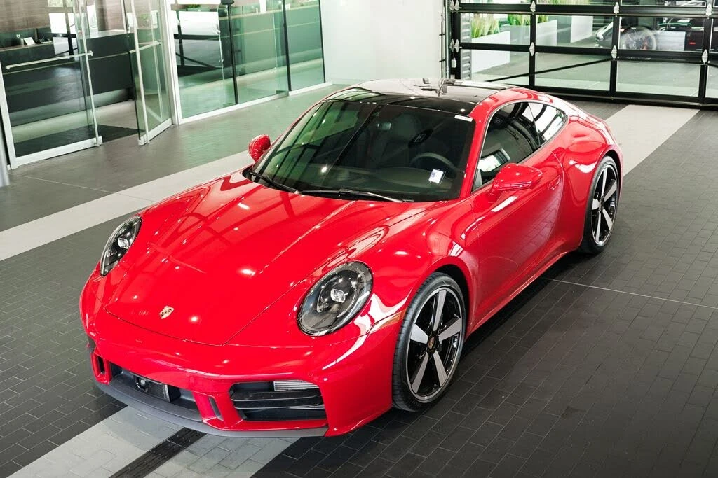 2025 Porsche 992 Carrera - Image 8 of 31