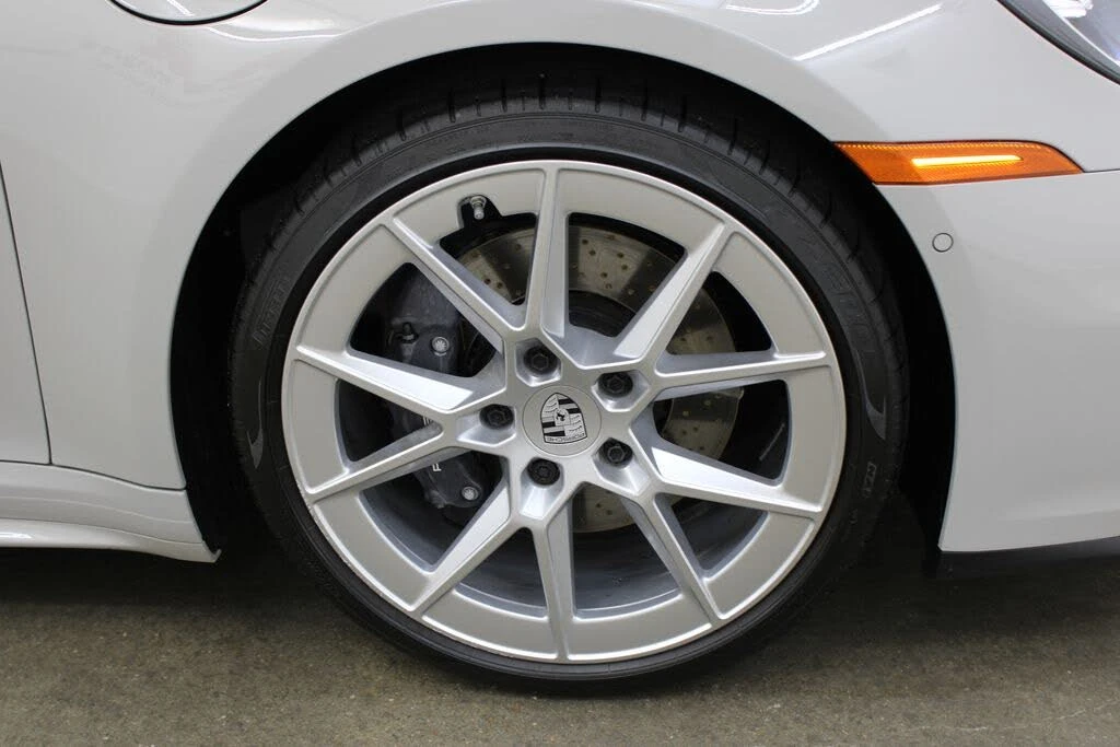 2025 Porsche 992 Carrera - Image 15 of 31