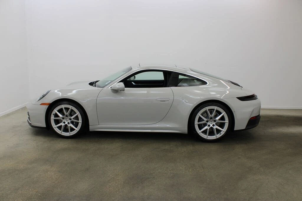 2025 Porsche 992 Carrera - Image 2 of 31