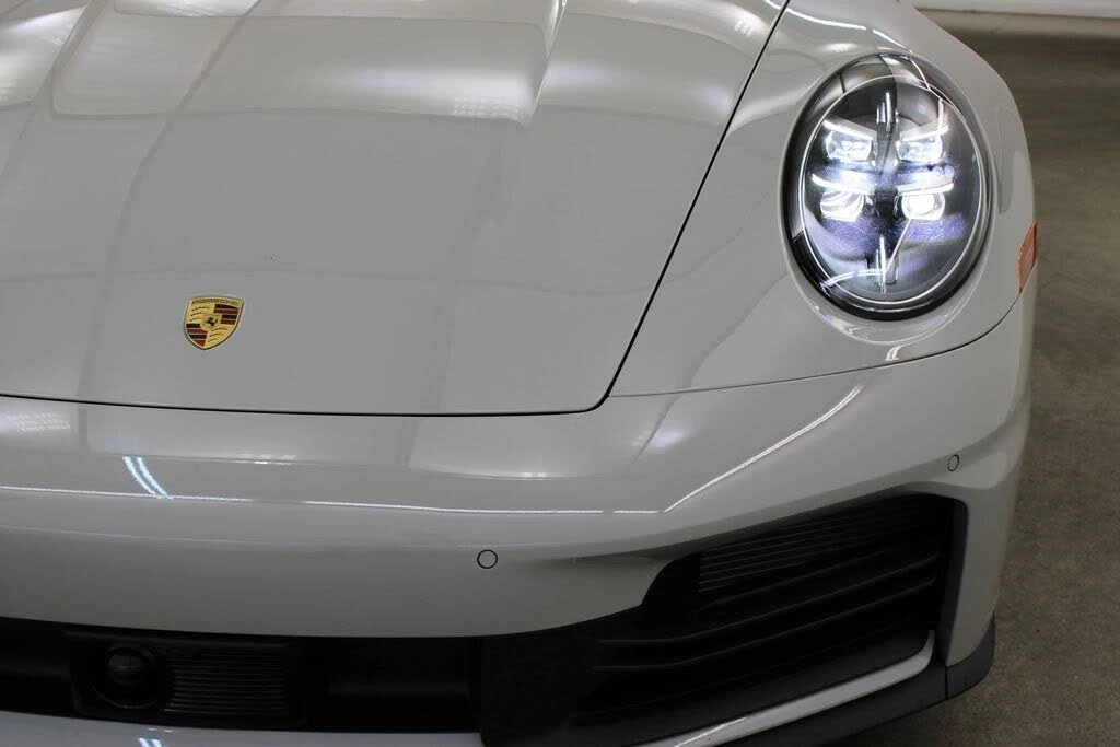 2025 Porsche 992 Carrera - Image 11 of 31