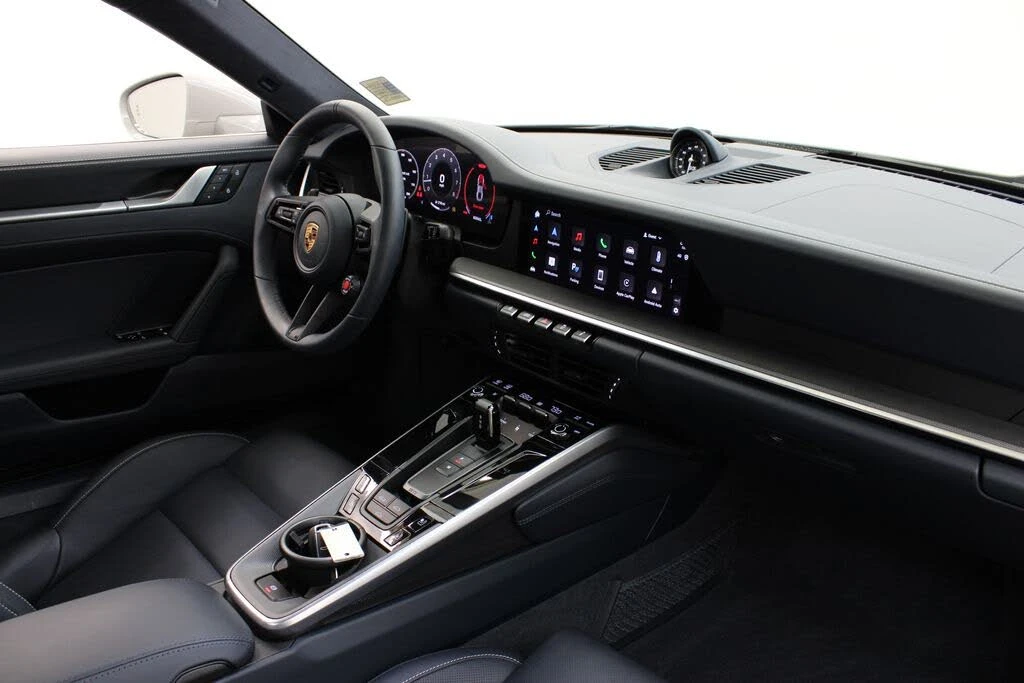2025 Porsche 992 Carrera - Image 29 of 31