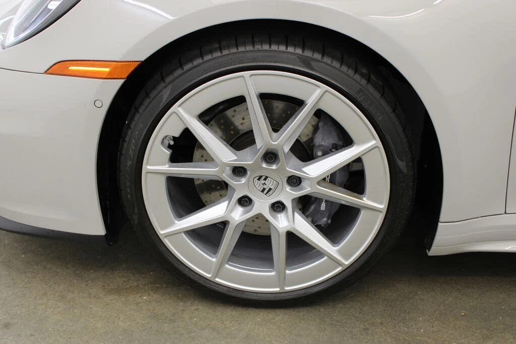 2025 Porsche 992 Carrera - Image 12 of 31
