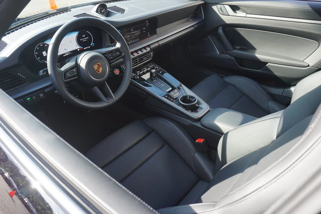 2025 Porsche 992 Carrera - Image 4 of 7