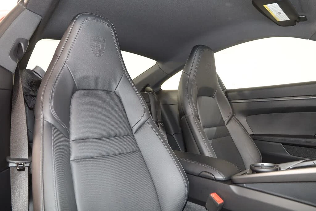 2025 Porsche 992 Carrera - Image 14 of 31
