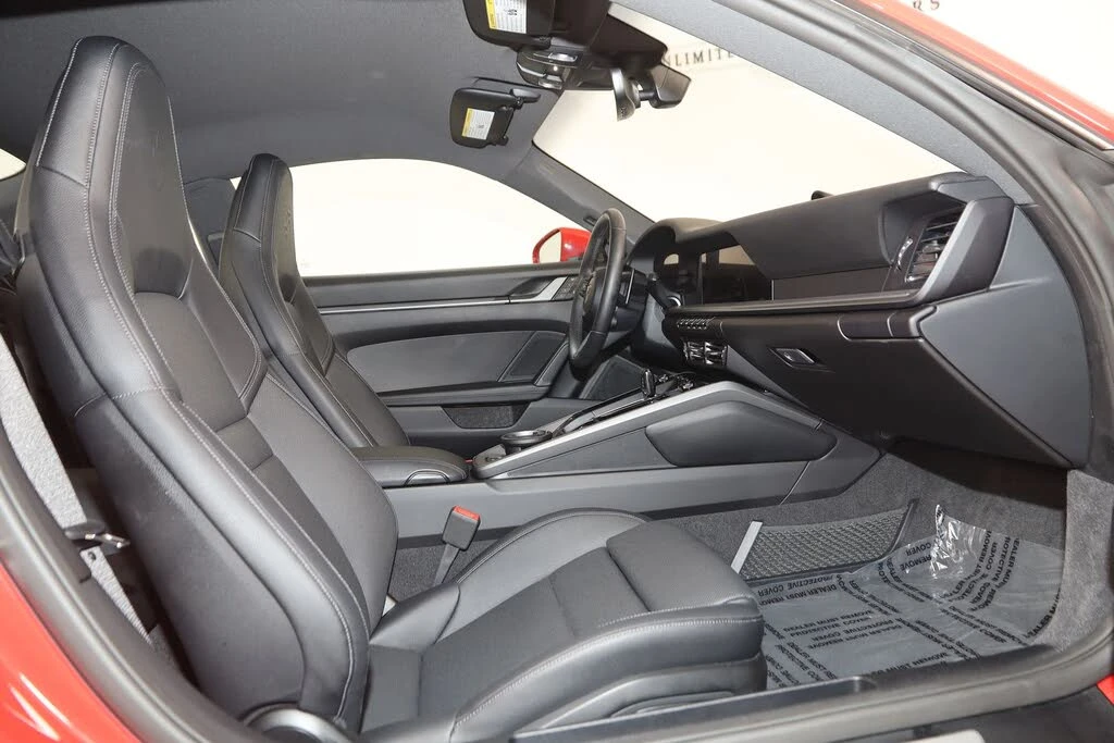 2025 Porsche 992 Carrera - Image 13 of 31
