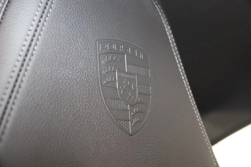 2025 Porsche 992 Carrera - Image 15 of 31