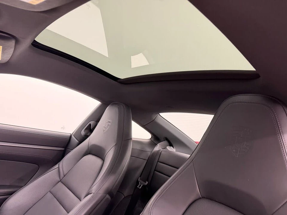 2025 Porsche 992 Carrera - Image 24 of 31
