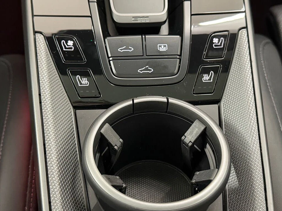2025 Porsche 992 Carrera - Image 18 of 31