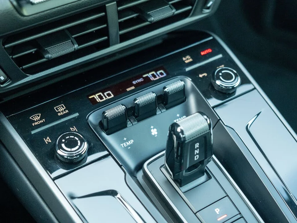2025 Porsche 992 Carrera - Image 31 of 31