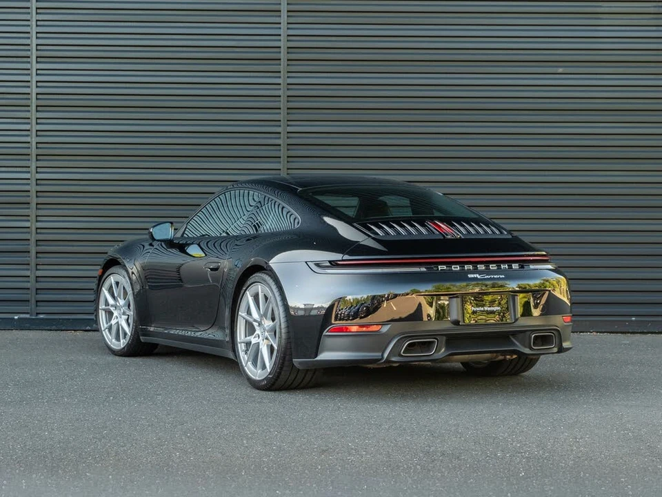 2025 Porsche 992 Carrera - Image 3 of 31