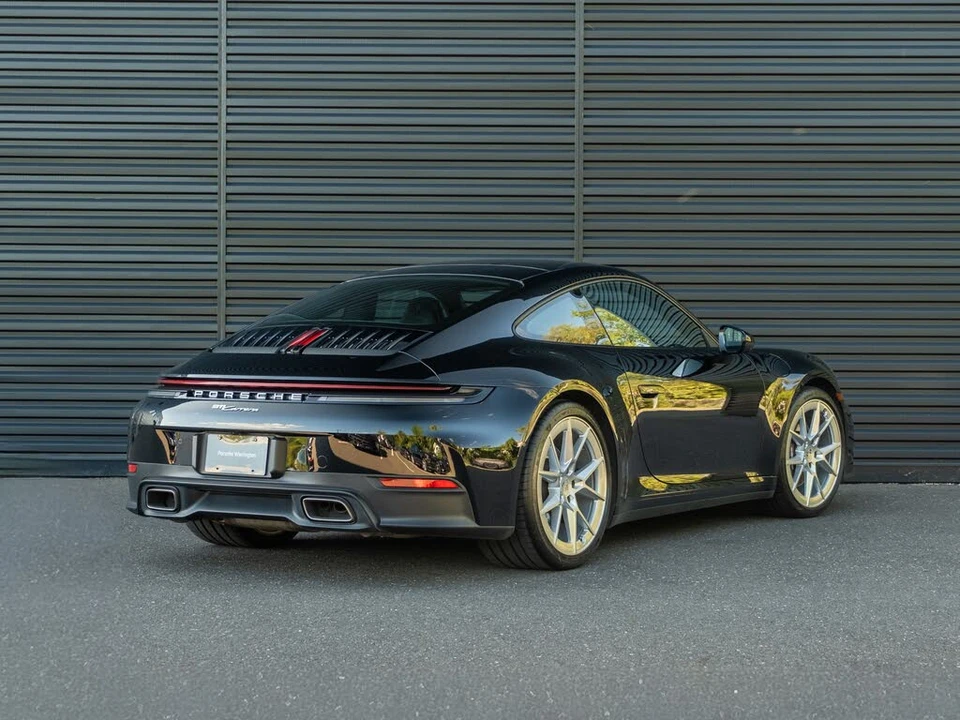 2025 Porsche 992 Carrera - Image 8 of 31
