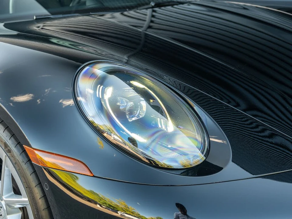 2025 Porsche 992 Carrera - Image 16 of 31