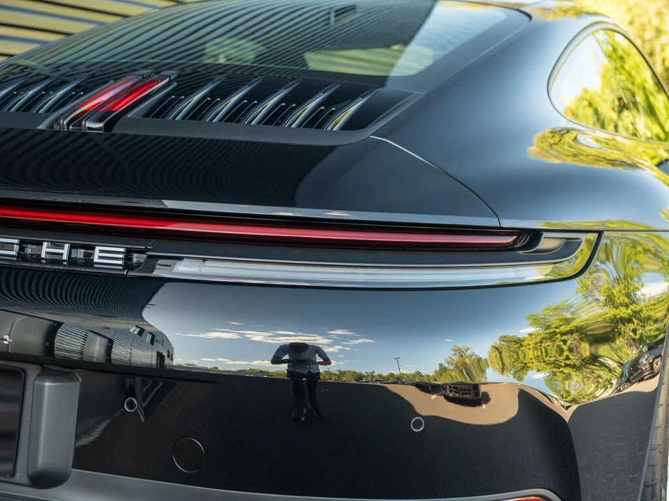 2025 Porsche 992 Carrera - Image 19 of 31