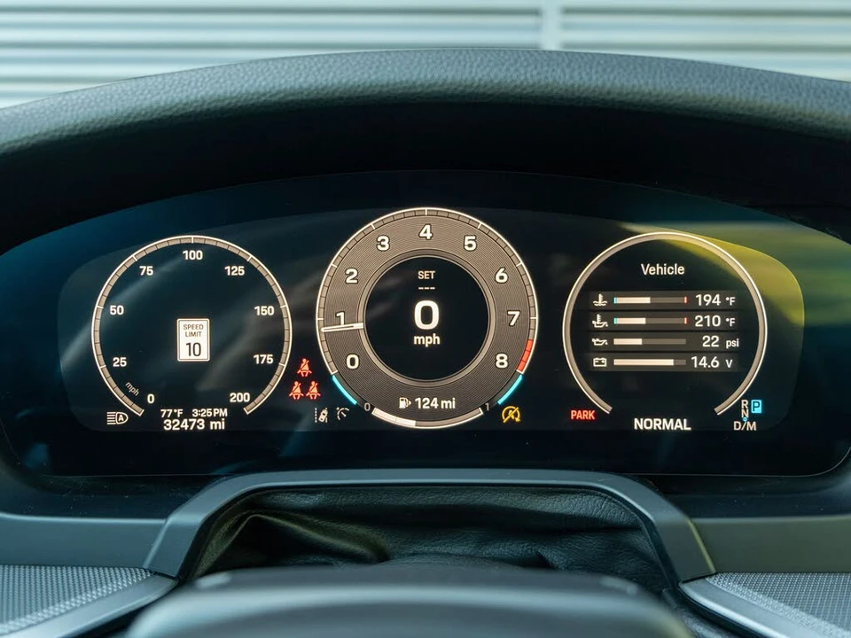 2025 Porsche 992 Carrera - Image 24 of 31