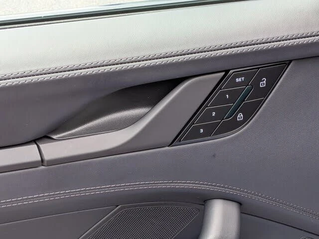 2025 Porsche 992 Carrera - Image 22 of 31