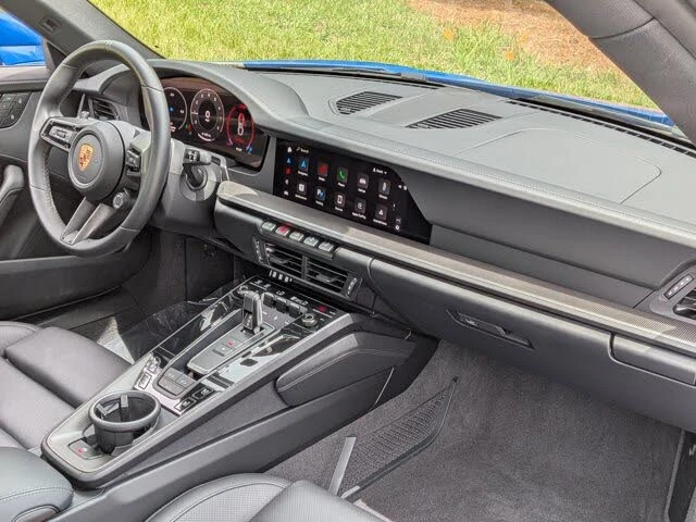 2025 Porsche 992 Carrera - Image 27 of 31