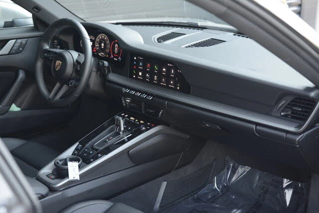 2025 Porsche 992 Carrera - Image 25 of 31
