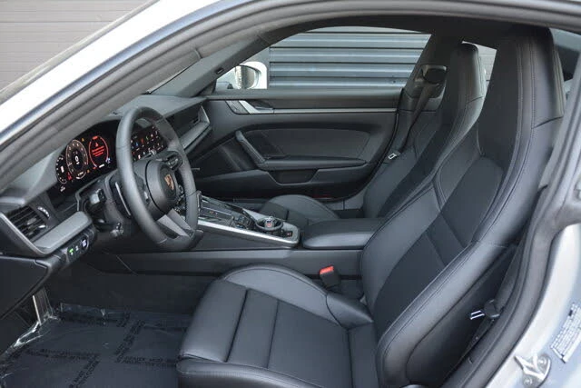 2025 Porsche 992 Carrera - Image 14 of 31