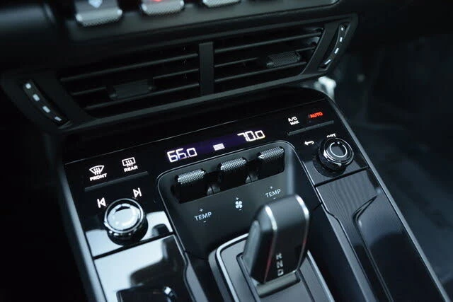 2025 Porsche 992 Carrera - Image 20 of 31