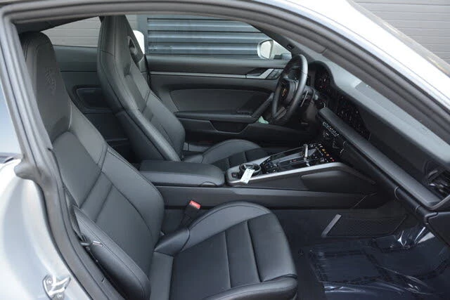 2025 Porsche 992 Carrera - Image 23 of 31