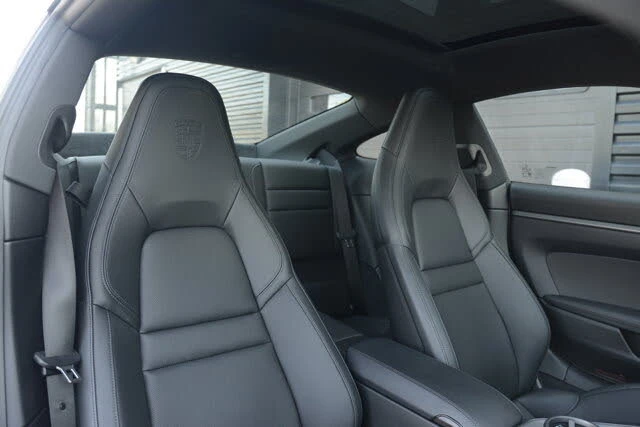 2025 Porsche 992 Carrera - Image 24 of 31