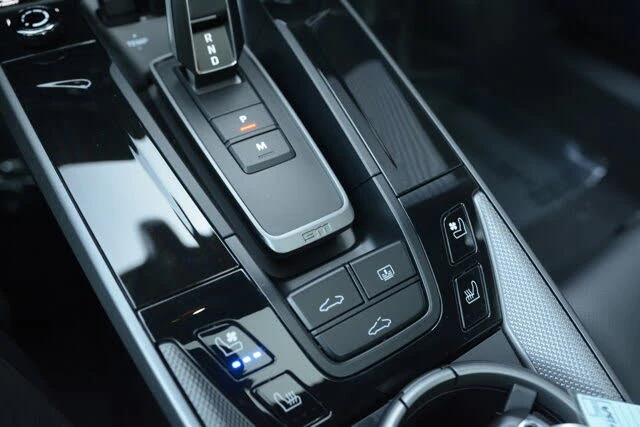 2025 Porsche 992 Carrera - Image 21 of 31