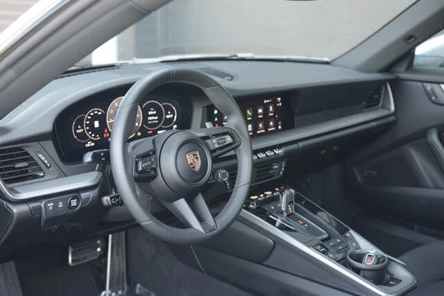 2025 Porsche 992 Carrera - Image 4 of 31
