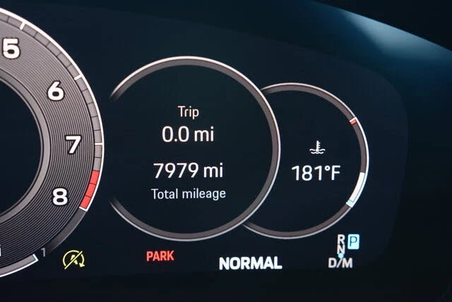 2025 Porsche 992 Carrera - Image 17 of 31