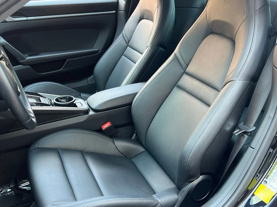 2025 Porsche 992 Carrera - Image 4 of 31