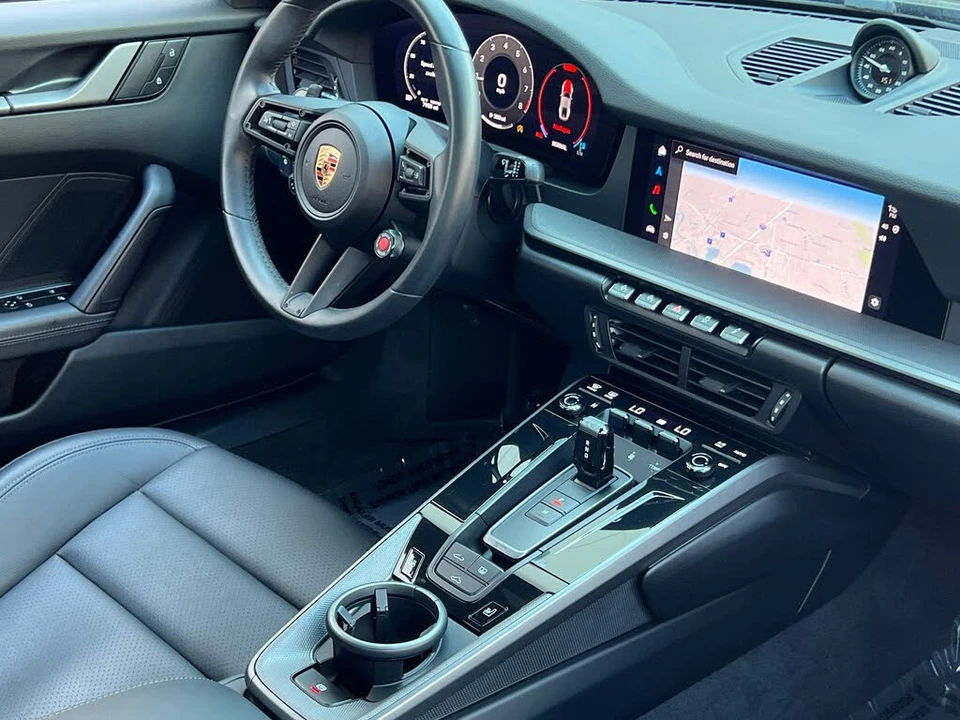 2025 Porsche 992 Carrera - Image 14 of 31