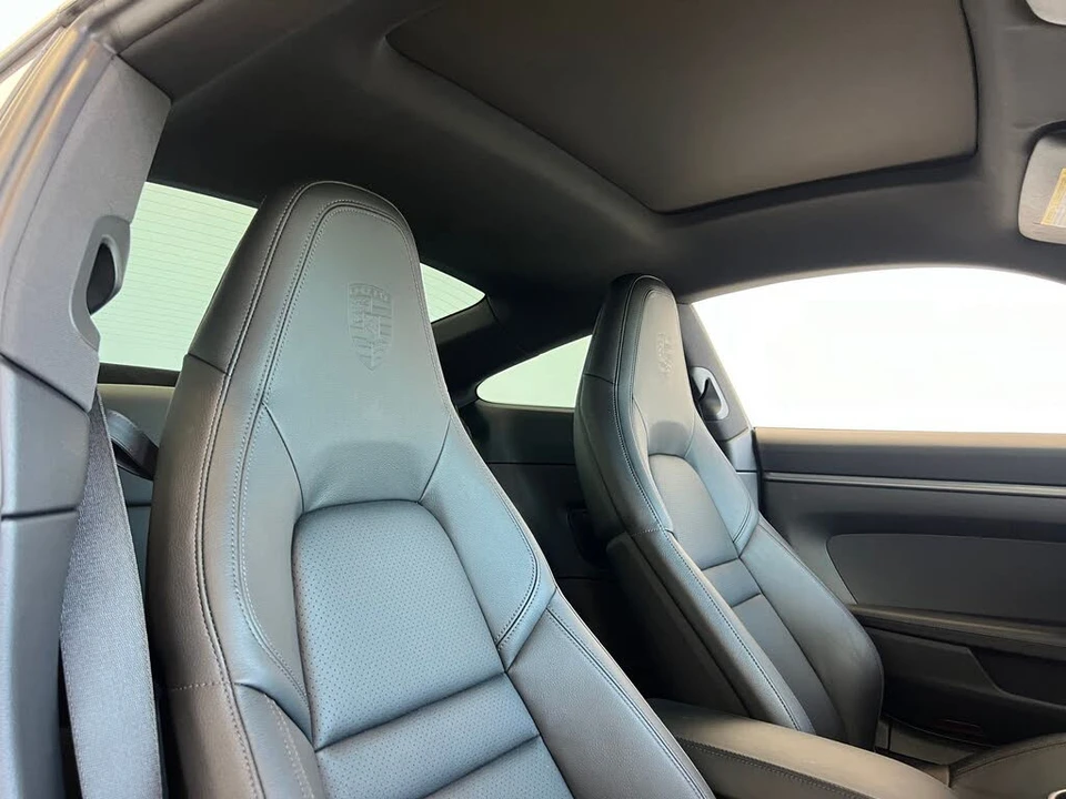 2025 Porsche 992 Carrera - Image 16 of 31