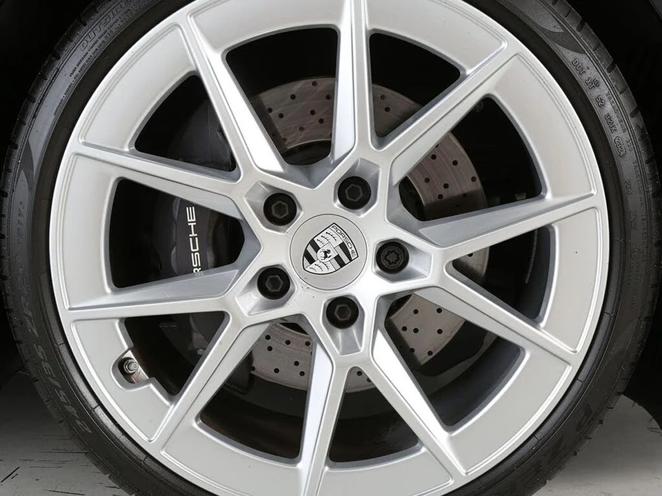 2025 Porsche 992 Carrera - Image 6 of 31