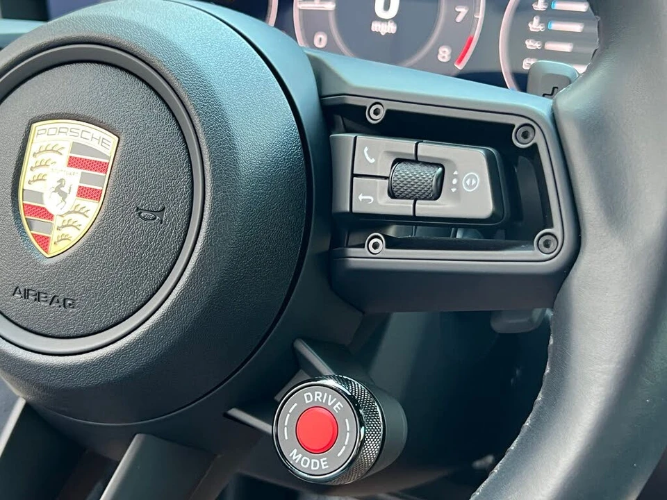 2025 Porsche 992 Carrera - Image 22 of 31