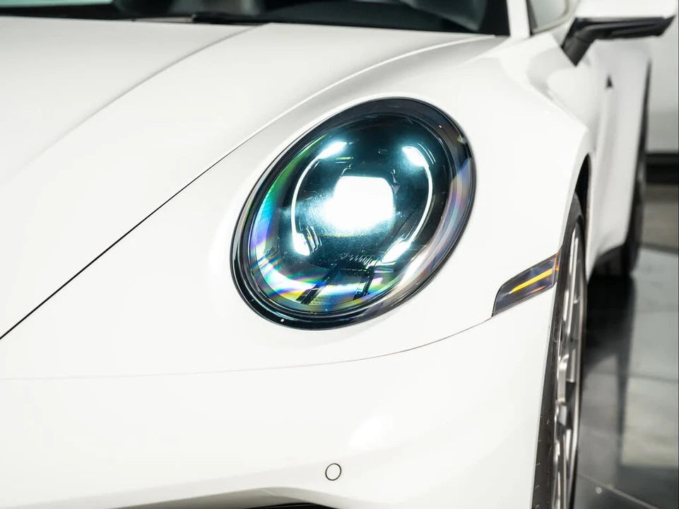 2025 Porsche 992 Carrera - Image 12 of 31