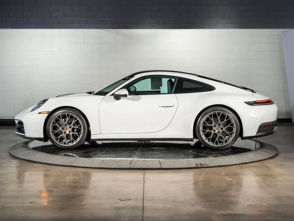 2025 Porsche 992 Carrera - Image 2 of 31