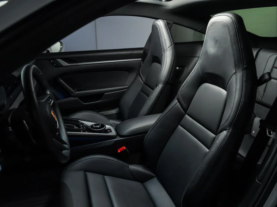 2025 Porsche 992 Carrera - Image 5 of 31