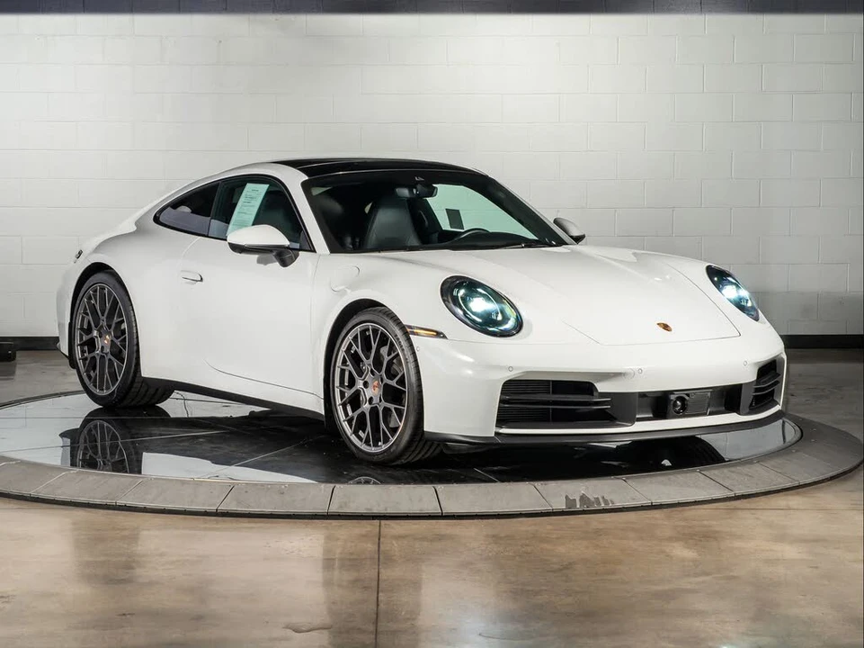 2025 Porsche 992 Carrera - Image 7 of 31