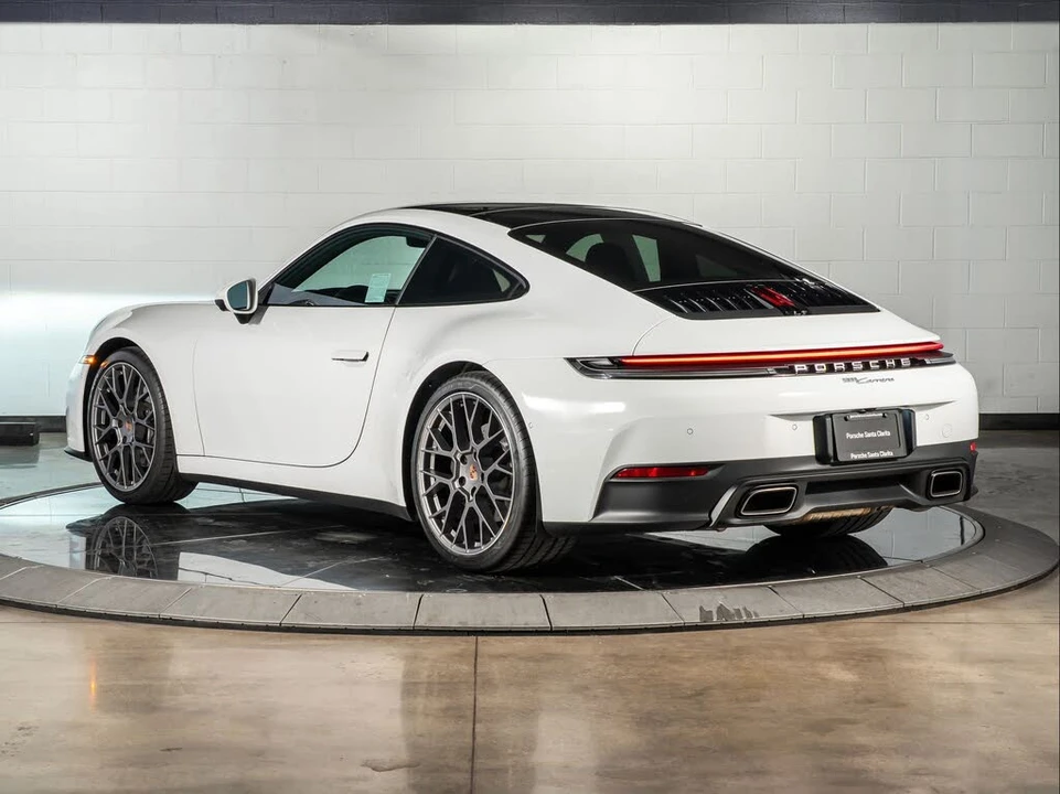 2025 Porsche 992 Carrera - Image 3 of 31