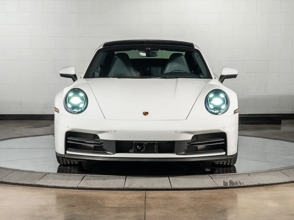 2025 Porsche 992 Carrera - Image 6 of 31