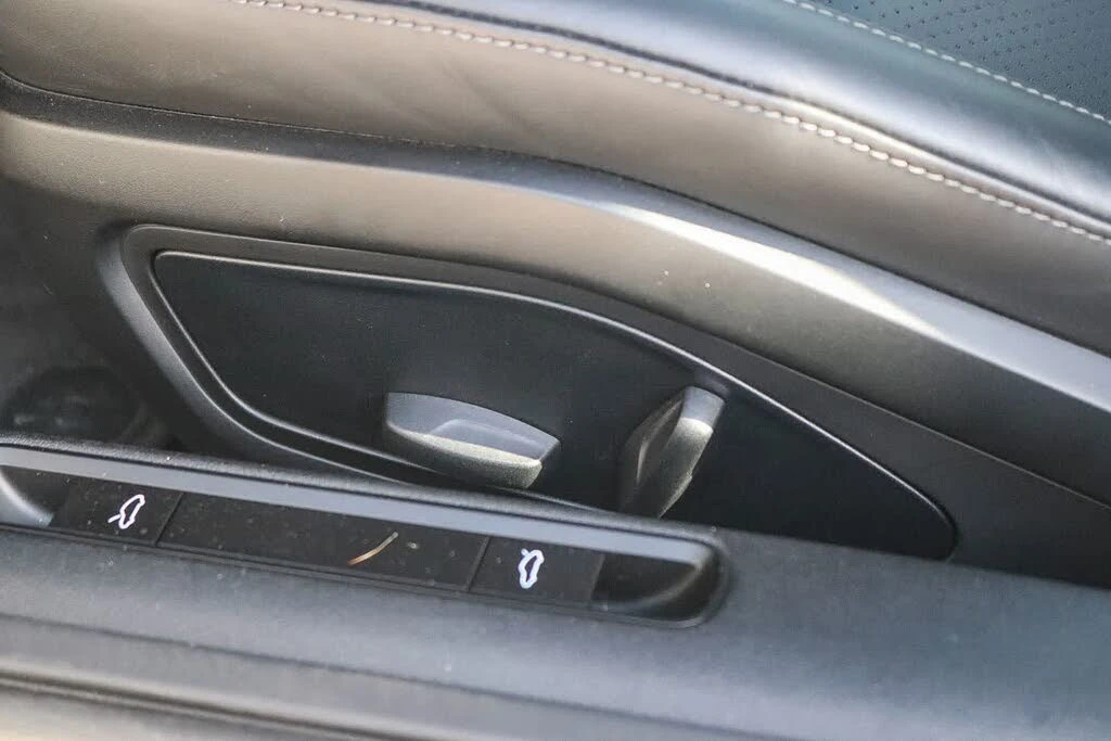 2025 Porsche 992 Carrera - Image 21 of 27