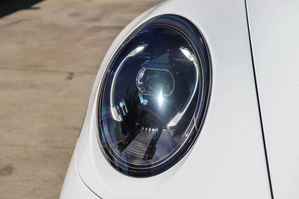 2025 Porsche 992 Carrera - Image 10 of 27