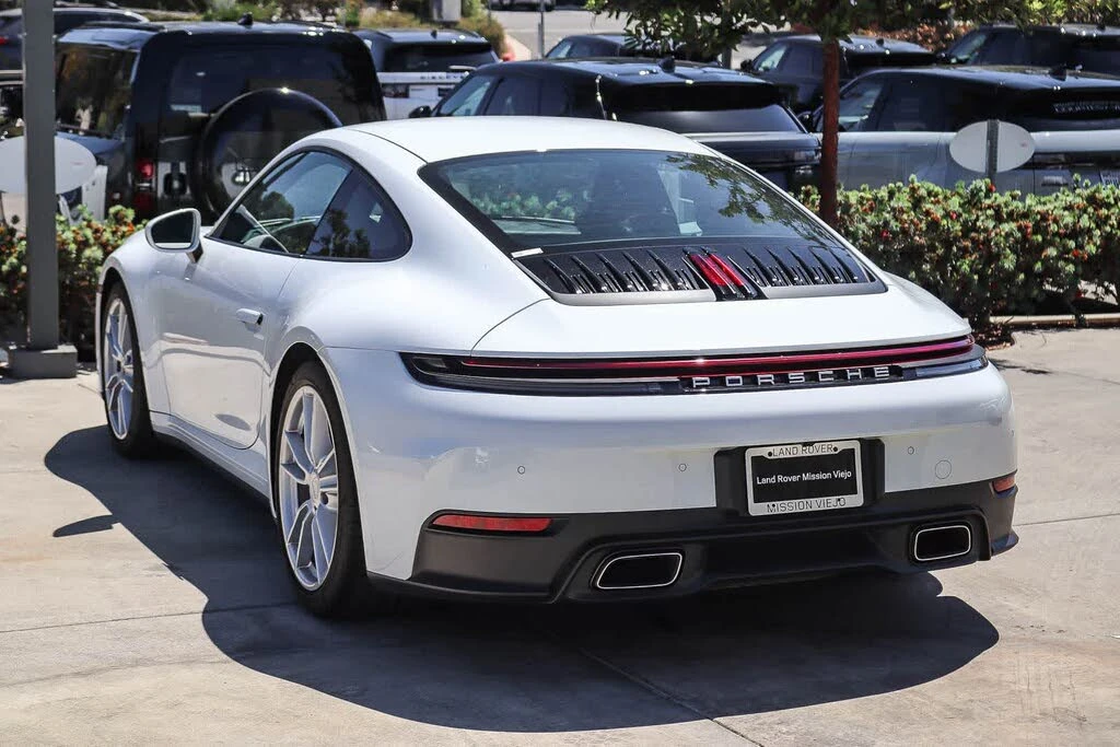 2025 Porsche 992 Carrera - Image 4 of 27