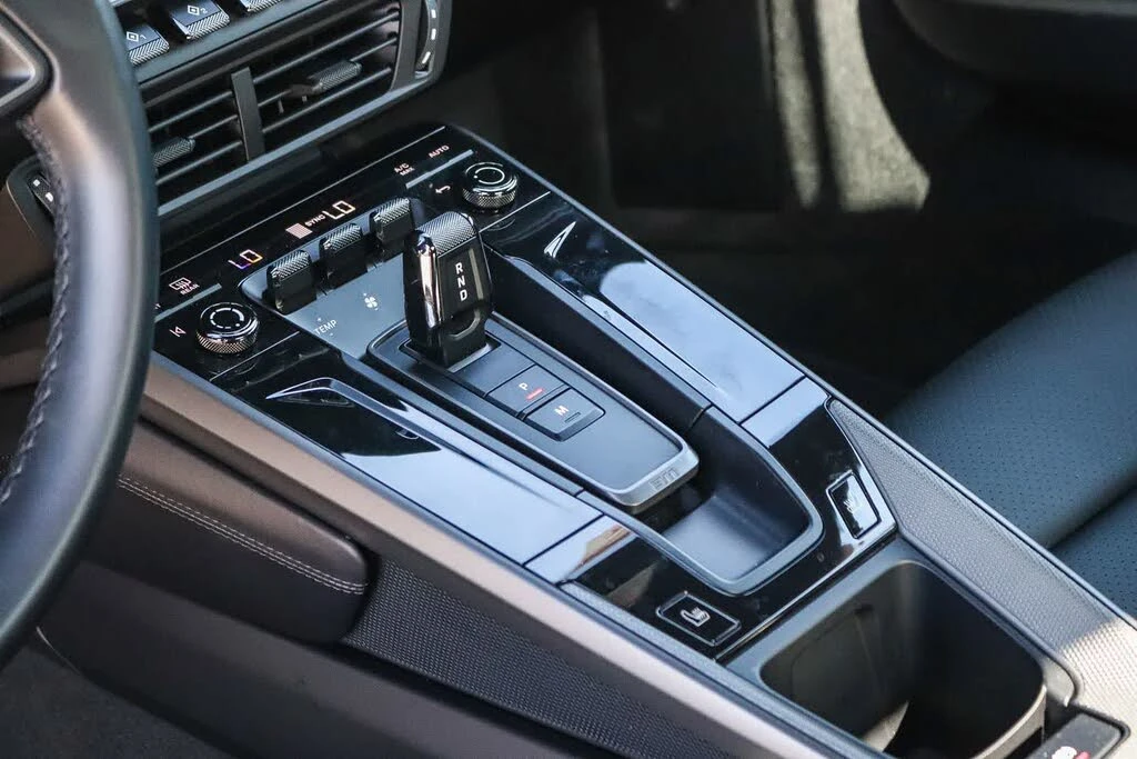 2025 Porsche 992 Carrera - Image 19 of 27