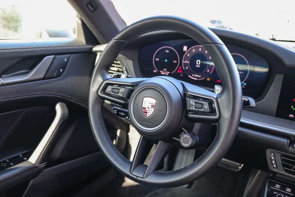 2025 Porsche 992 Carrera - Image 15 of 27
